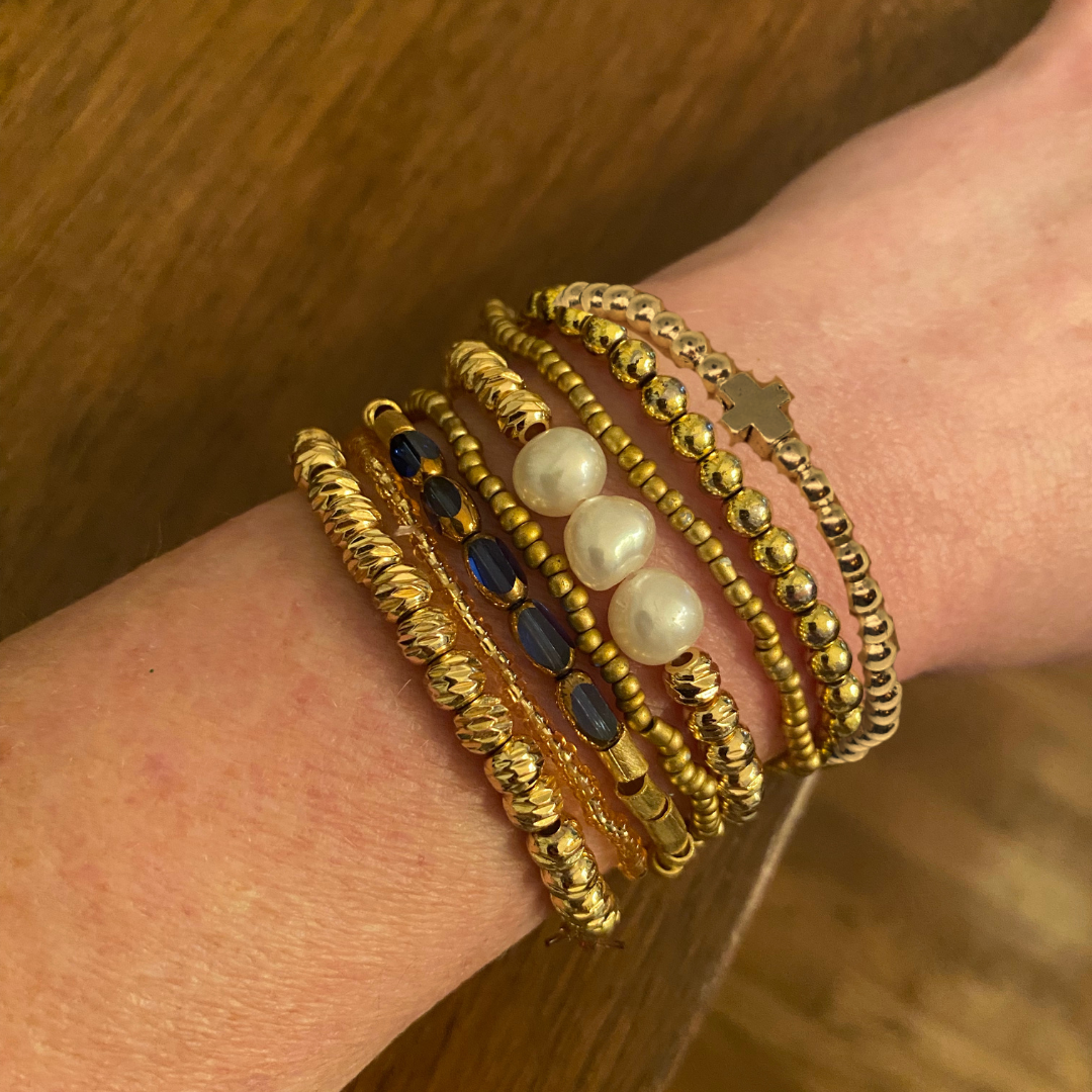 Cross Beaded Bracelet - Gold or Silver Cross Bracelet 22 Bracelets Bracelets Anthologie Co.